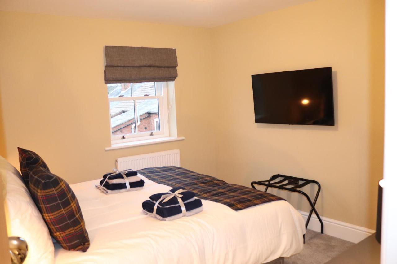 Canal View Cottage With Log Fire & Parking Blisworth Екстериор снимка