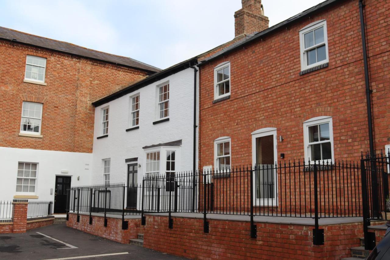 Canal View Cottage With Log Fire & Parking Blisworth Екстериор снимка