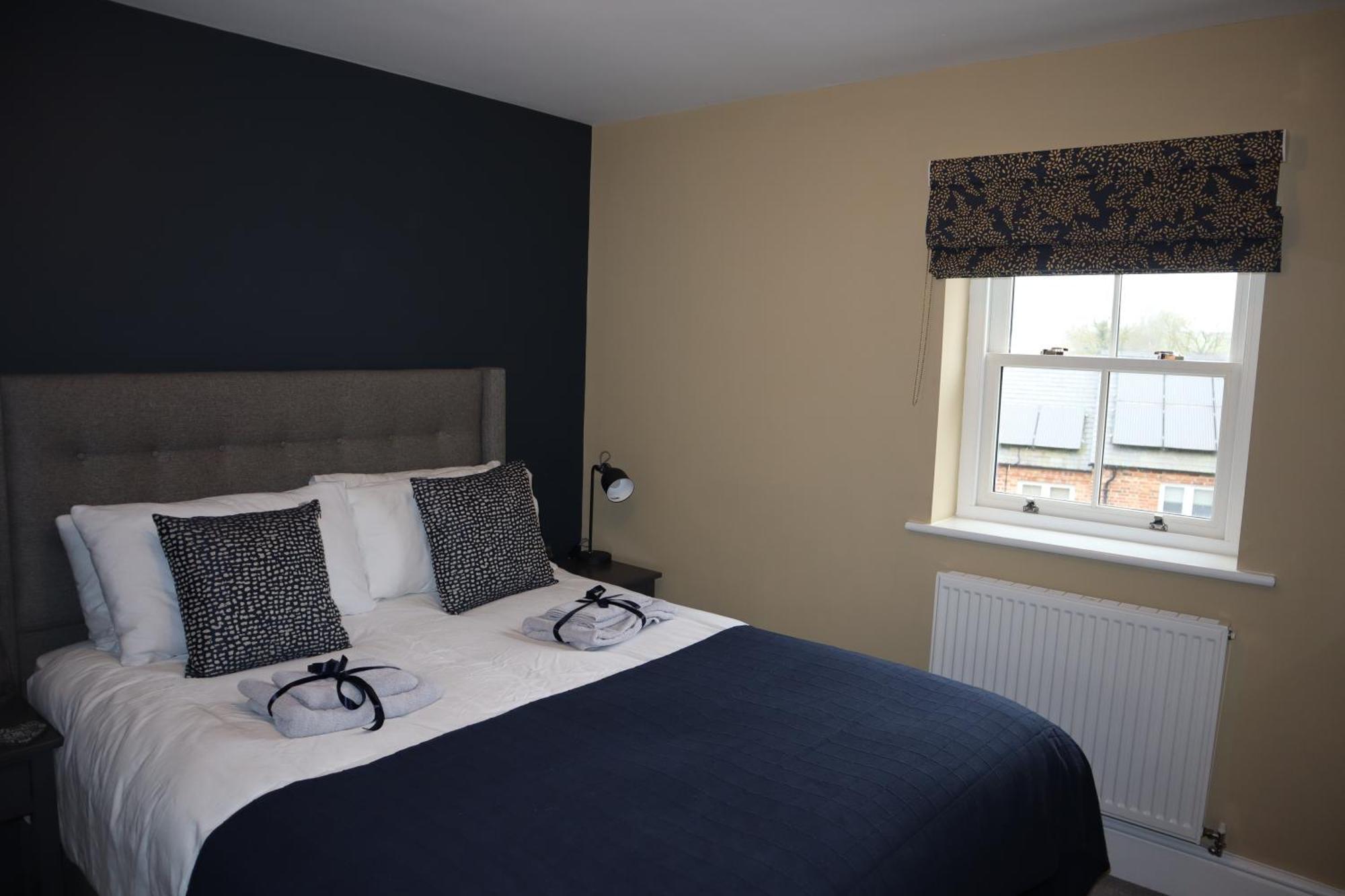 Canal View Cottage With Log Fire & Parking Blisworth Екстериор снимка